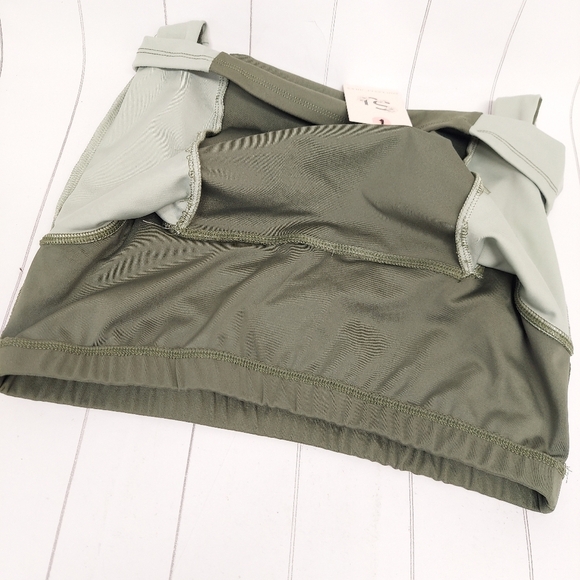 Sincerely Jewels Active Top – Size M - Picture 6 of 6